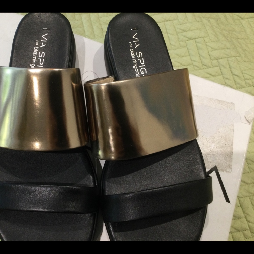 VIA SPIGA SLIP ON BLACK SHOES SIZE 6.5 NWB